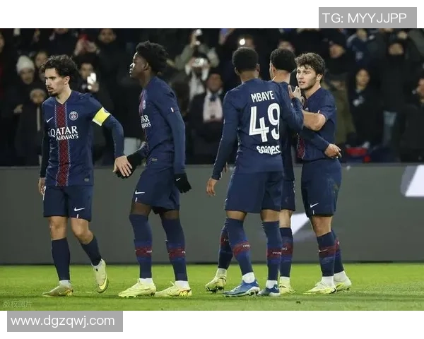 中超精彩对决曼联逆转巴黎圣日耳曼补时绝杀点燃全场激情