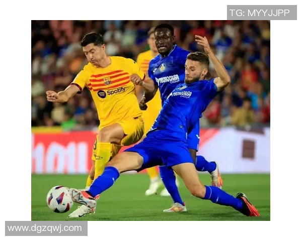 国王杯热刺与巴萨战平乌龙球引发全场激情瞬间解析