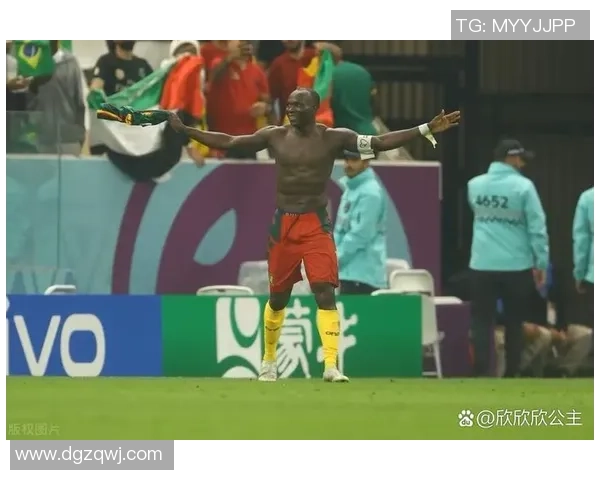 热刺逆转本菲卡3-0晋级世界杯争议判罚引发全场热议